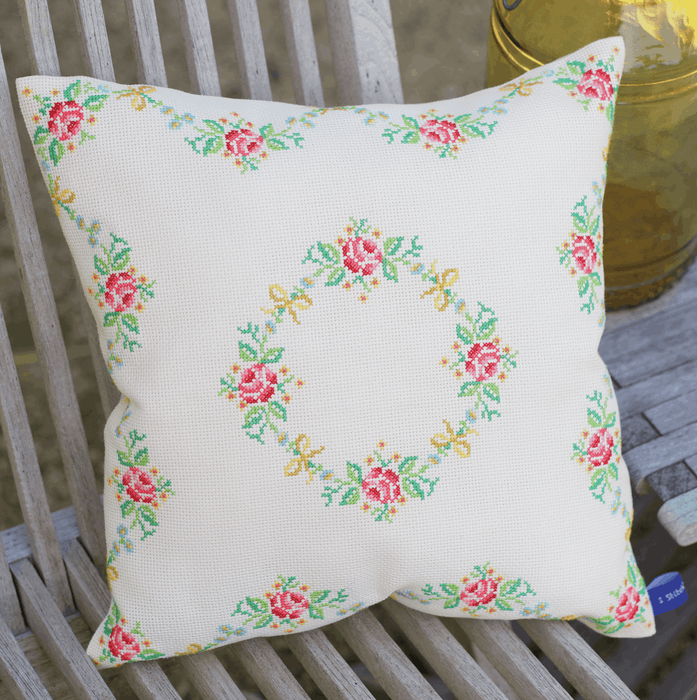 Counted Cross Stitch Kit: Cushion: Garland and Roses