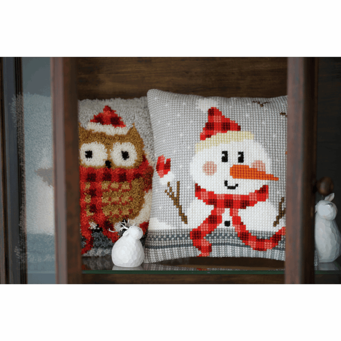 Latch Hook Kit: Cushion: Christmas Owl