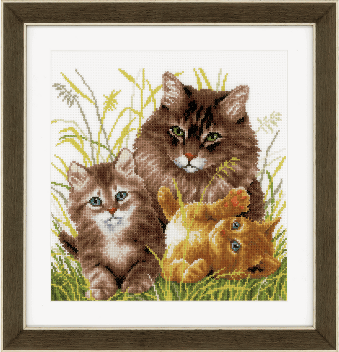 Counted Cross Stitch Kit: Cat Family