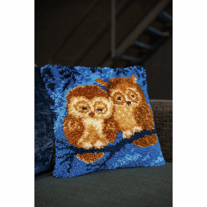 Latch Hook Kit: Cushion: Cuddling Owls